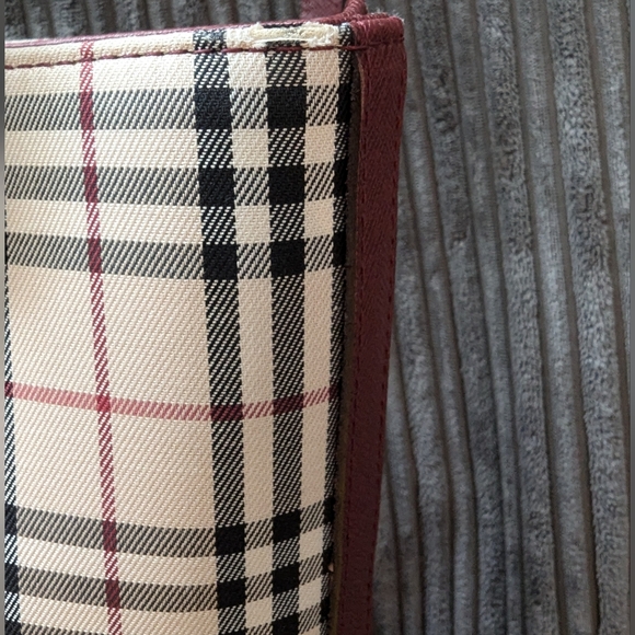 Burberry Nova Check Bucket Tote Bag with COA - Picture 11 of 11